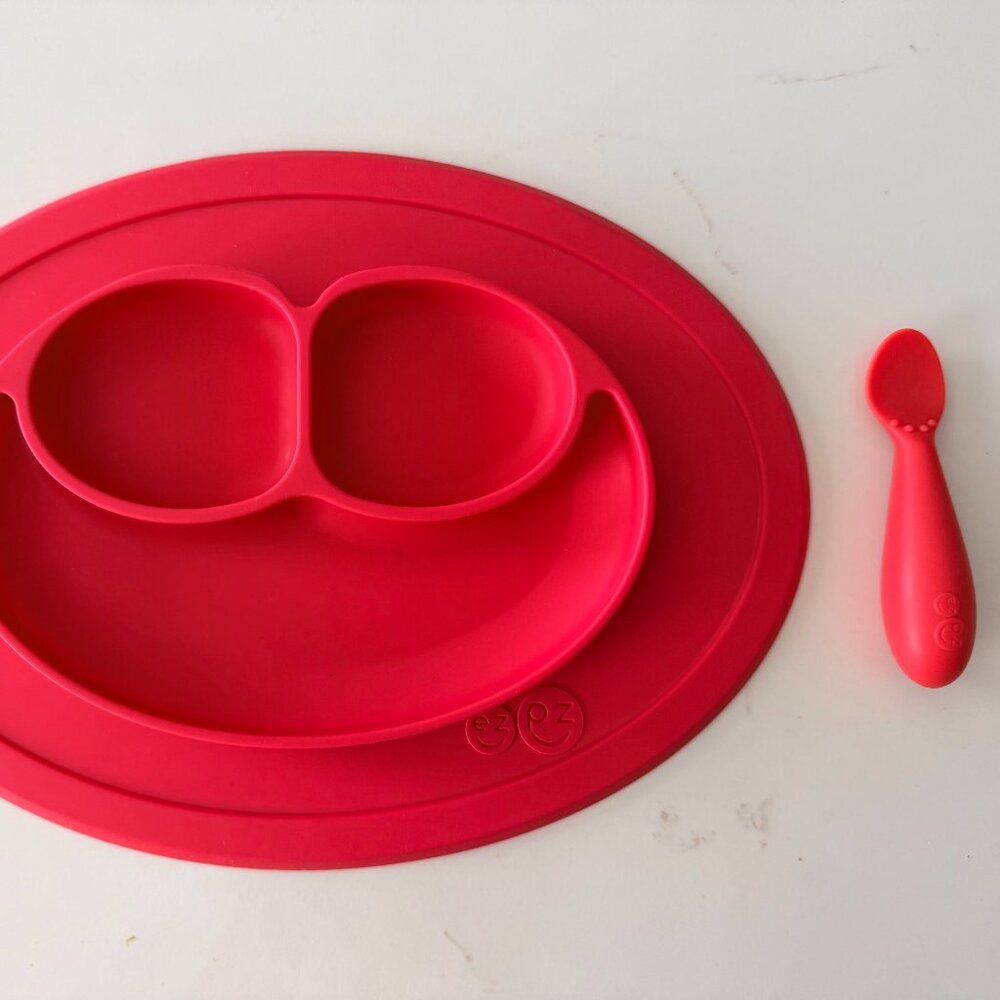ezpz Mini Mat Plate and Spoon (red)